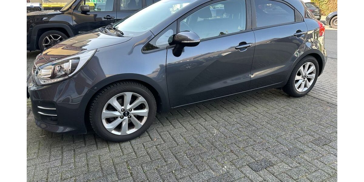 Kia Rio 95.757 km 6.500 &euro; Solingen 42697