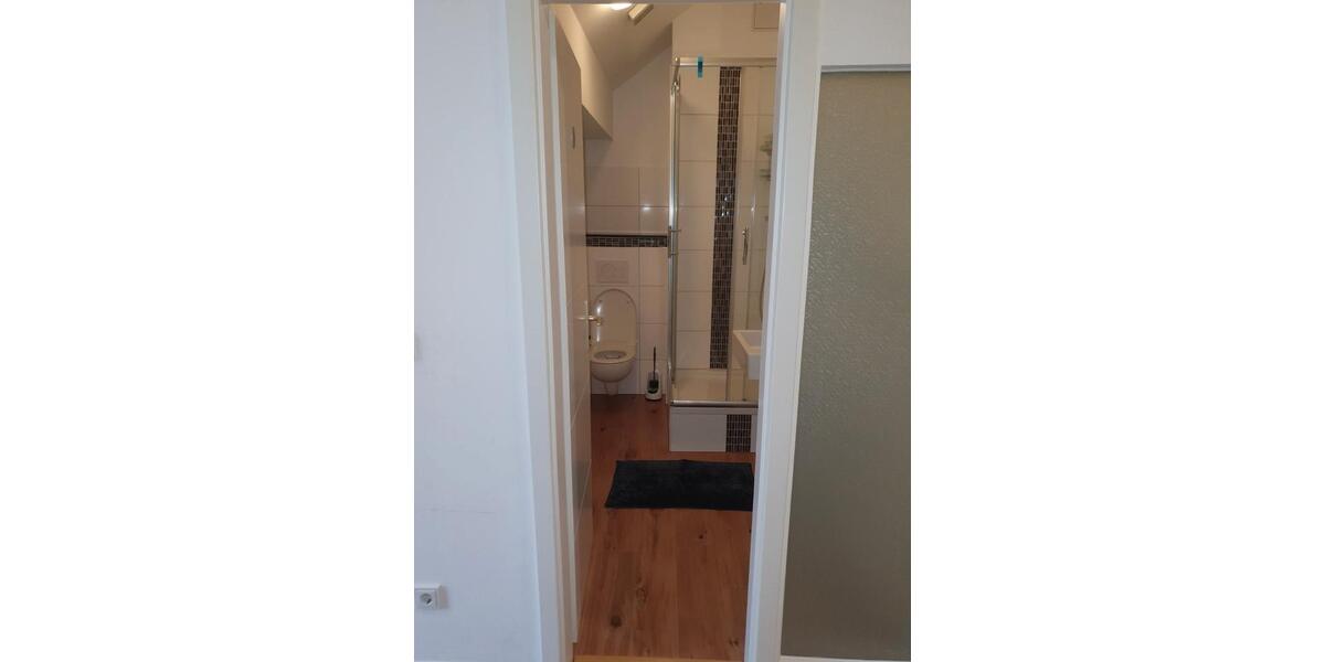 Dachgeschoßwohnung Krefeld - 1 Zimmer, 65 m&sup2;, 900&euro; | Angebot:27535152