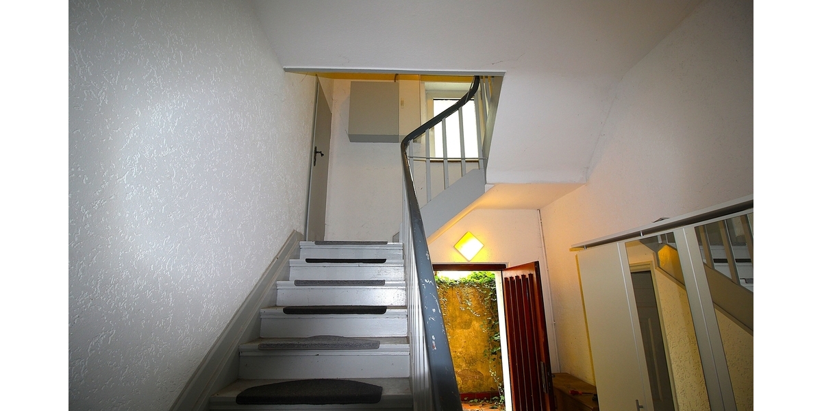 Handwerker aufgepasst! Wohn- Geschäftshaus mit drei Einheiten plus Lager und Garage. Top Grundstück! - Wohn- & Geschäftshaus Oberhausen Alt-Oberhausen | Angebot:27179297