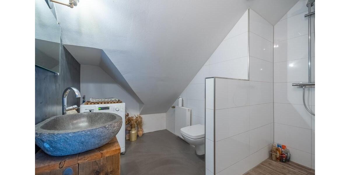 Dachgeschoßwohnung Essen Stadtbezirk VIII - 1 Zimmer, 45 m&sup2;, 1.000&euro; | Angebot:25811942