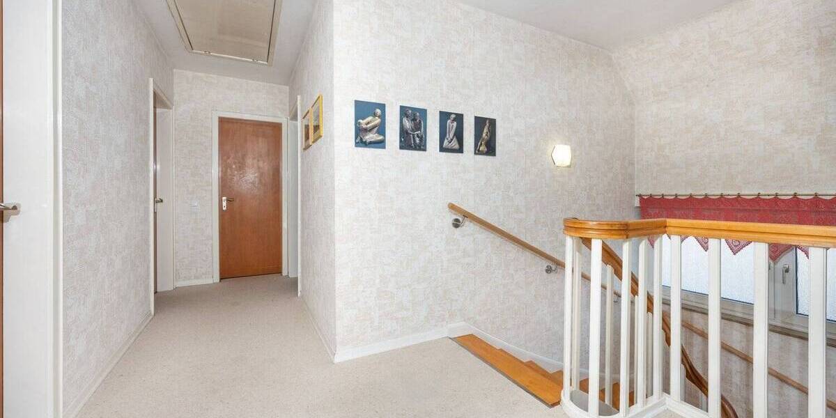 Einfamilienhaus Heiligenhaus Mitte - 9 Zimmer, 200 m&sup2;, 580.000&euro; | Angebot:25679812