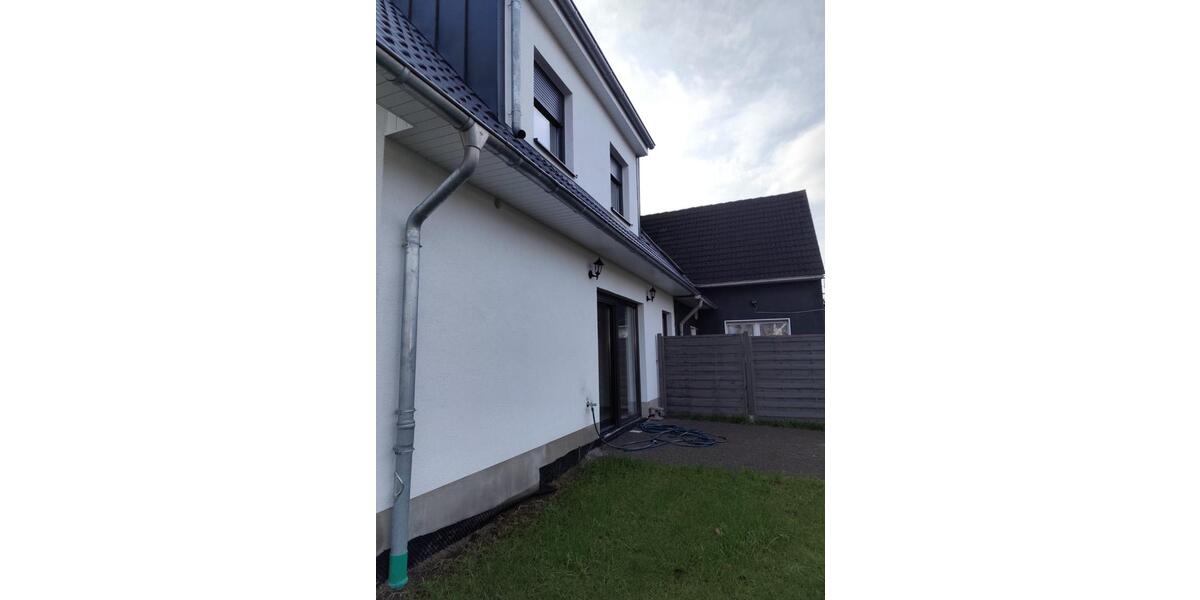 Doppelhaushälfte Essen Stadtbezirk VIII - 5.5 Zimmer, 134 m&sup2;, 2.300&euro; | Angebot:24130141