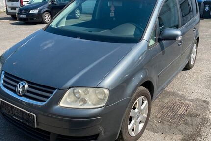 VW Touran 274.000 km 1.200 &euro; Monheim 40789