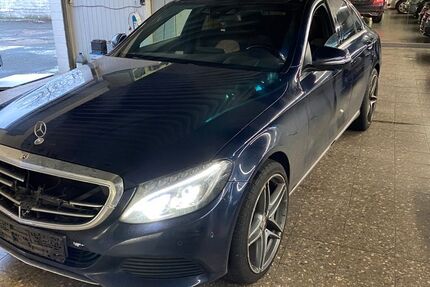 Mercedes-Benz C 220 197.000 km 13.900 &euro; Monheim 40789