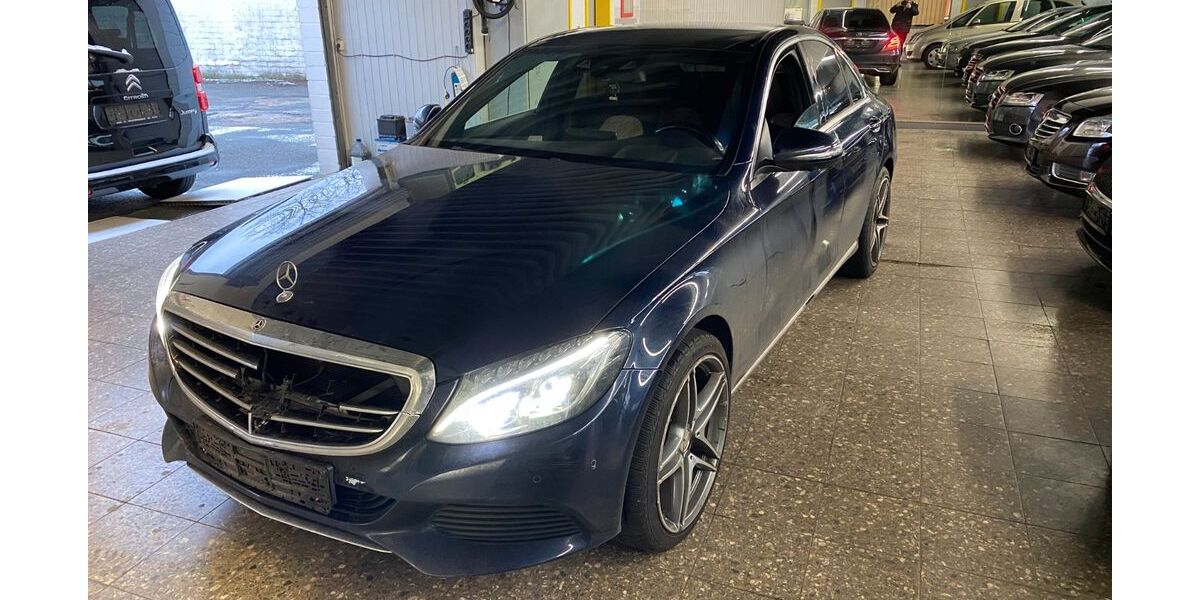 Mercedes-Benz C 220 197.000 km 13.900 &euro; Monheim 40789