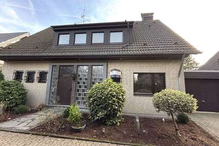 Haus Krefeld Bockum - 7 Zimmer, 163 m&sup2;, 620.000&euro; | Angebot:23554709