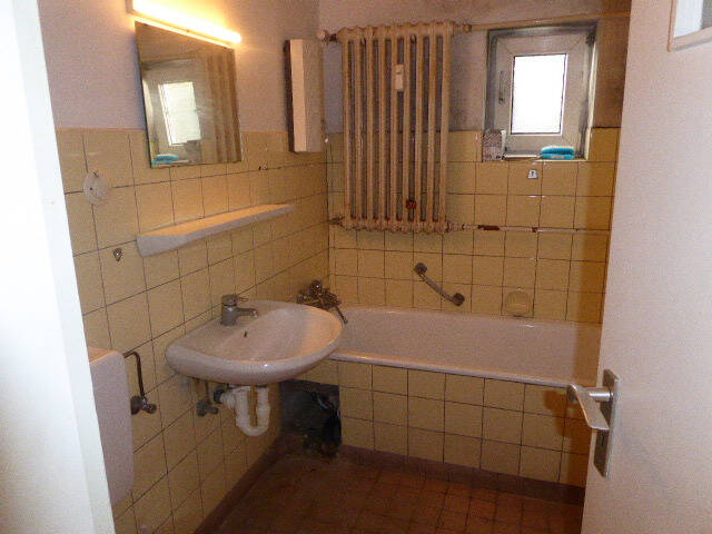 Gewerbeobjekt Düsseldorf Rath - 8 Zimmer, 156 m&sup2;, 350.000&euro; | Angebot:25665195