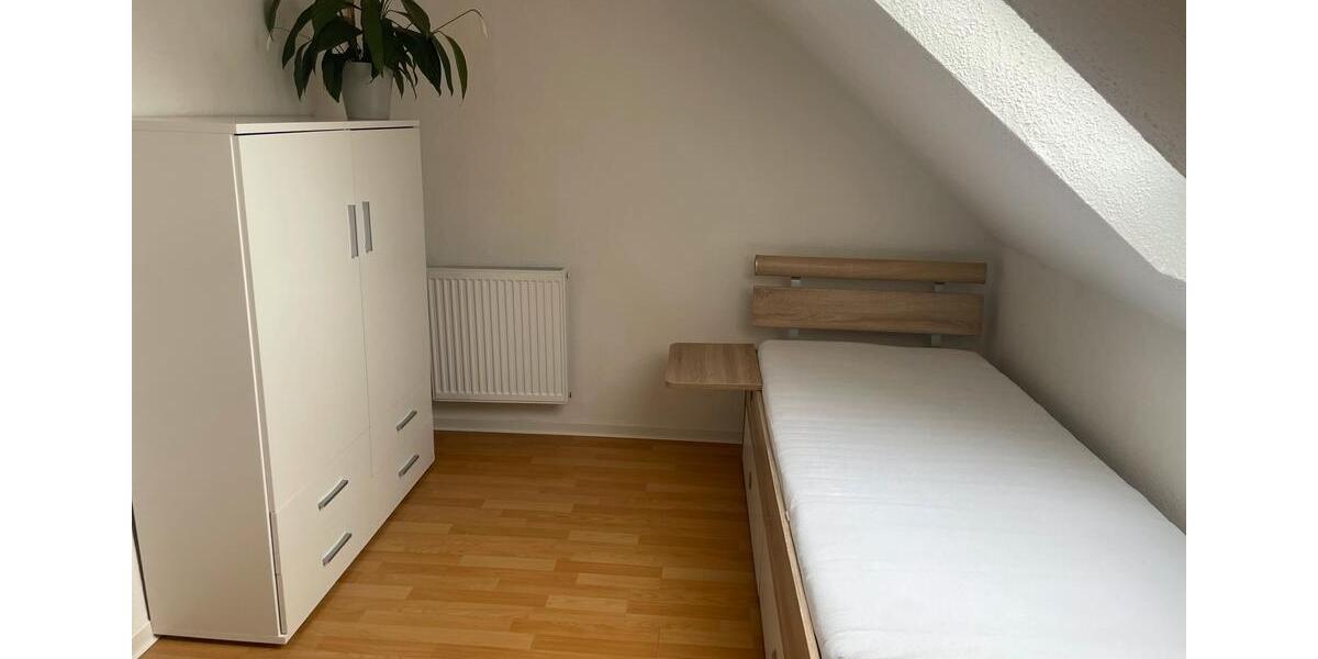 Dachgeschoßwohnung Essen Stadtbezirk IV - 3 Zimmer, 60 m&sup2;, 470&euro; | Angebot:27535505