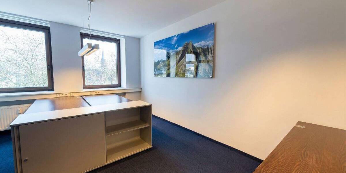 Gewerbeobjekt Krefeld Stadtmitte - 6 Zimmer, 425 m&sup2;, 5.600&euro; | Angebot:25926412