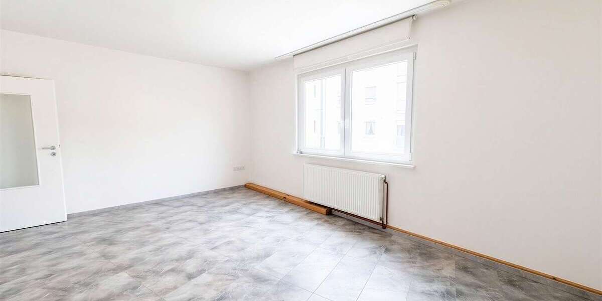 Helle 3,5-Zimmer-Wohnung mit Garage, Kellerraum und Dachboden-Stauraum - Erdgeschoßwohnung Essen Stadtbezirk III | Angebot:27200883
