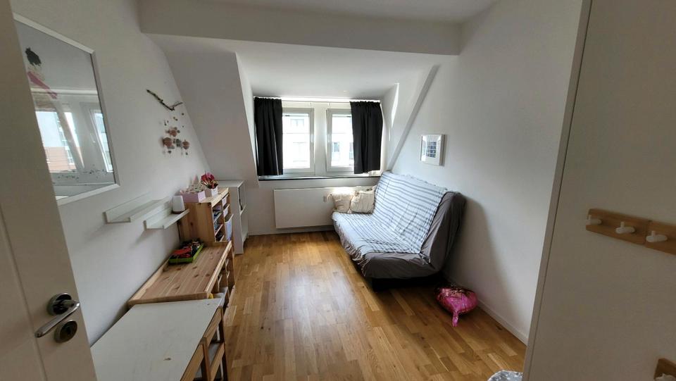 Dachgeschoßwohnung Düsseldorf Stadtbezirk 3 - 3 Zimmer, 69 m&sup2;, 299.000&euro; | Angebot:26086101