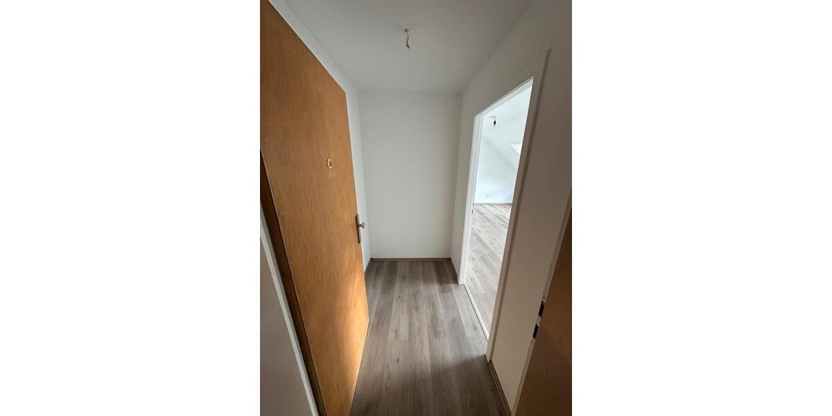 Dachgeschoßwohnung Essen Stadtbezirk IV - 1 Zimmer, 26 m&sup2;, 400&euro; | Angebot:27557461