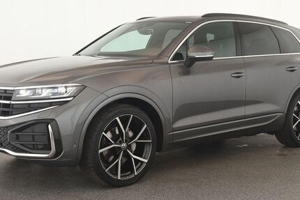 VW Touareg 18.100 km 60.884 &euro; Neuss 41460