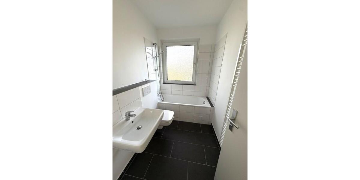 Etagenwohnung Wuppertal Gemarkung Barmen - 3 Zimmer, 80 m&sup2;, 680&euro; | Angebot:25807074