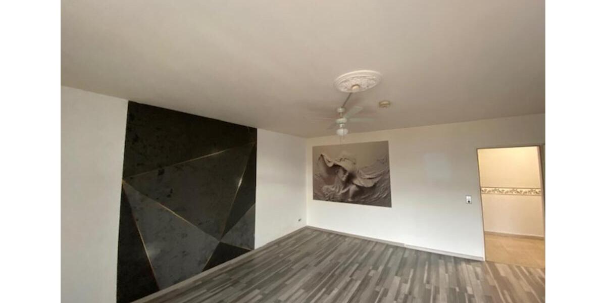 Etagenwohnung Krefeld - 3 Zimmer, 93 m&sup2;, 730&euro; | Angebot:25545658