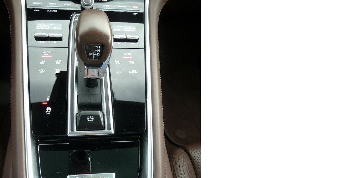 Porsche Panamera Turbo Sport Turismo Chrono Pano Matrix 105.000 km 62.900 &euro; Ratingen 40885