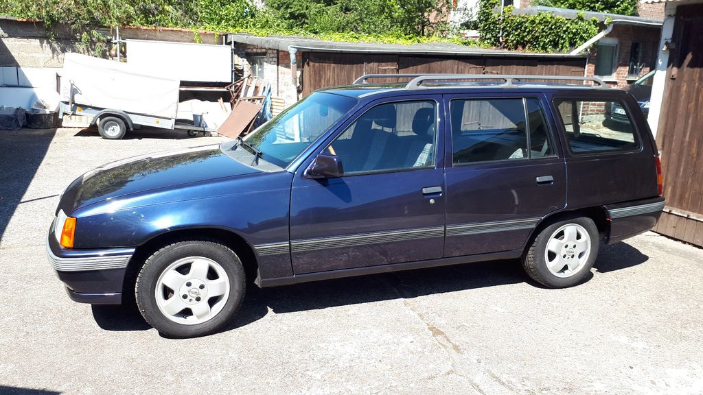 Opel Kadett 224.245 km 2.999 &euro; Neuss 41462