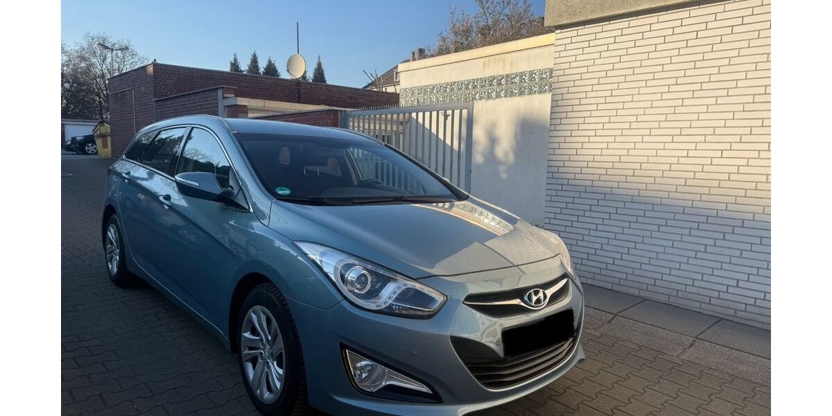 Hyundai i40 99.500 km 7.300 &euro; Essen 45143