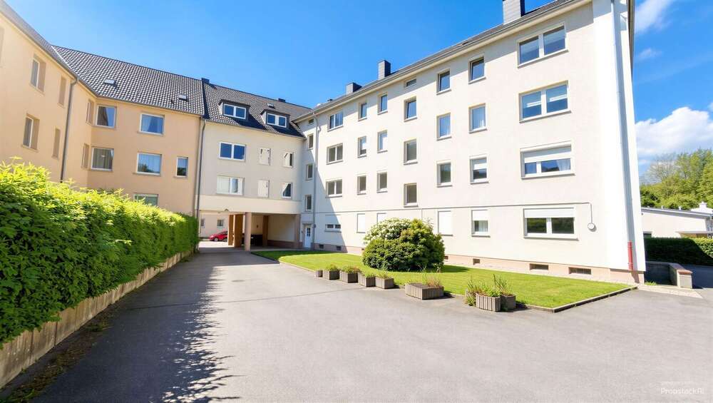 Helle 3,5-Zimmer-Wohnung mit Garage, Kellerraum und Dachboden-Stauraum - Erdgeschoßwohnung Essen Stadtbezirk III | Angebot:27200883
