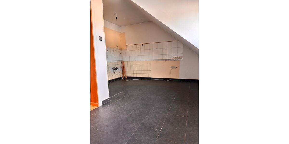 Dachgeschoßwohnung Erkrath - 3 Zimmer, 85 m&sup2;, 890&euro; | Angebot:26329360