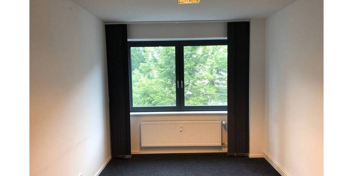 Gewerbeobjekt Düsseldorf Stadtmitte - 4 Zimmer, 125 m&sup2;, 2.500&euro; | Angebot:25738767