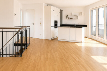 Exklusives Wohnen in Bilk: 3-Zimmer-Maisonette-Wohnung mit großer Dachterrasse und eigenem Eingang - Wohnung Düsseldorf Stadtbezirk 3 | Angebot:27217835