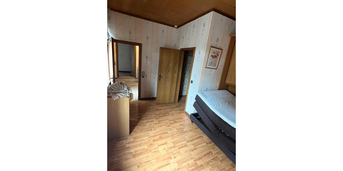Etagenwohnung Duisburg Duisburg-Mitte - 3 Zimmer, 90 m&sup2;, 750&euro; | Angebot:25994215