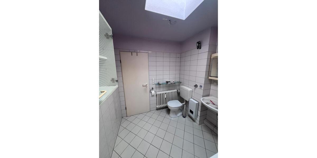 Dachgeschoßwohnung Düsseldorf Stadtbezirk 9 - 2 Zimmer, 54 m&sup2;, 1.050&euro; | Angebot:25714491