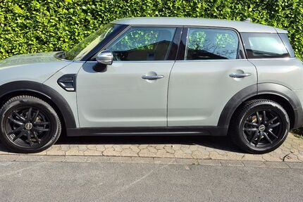 Mini One Countryman 52.891 km 18.900 &euro; Düsseldorf 40489