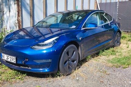 Tesla Model 3 194.000 km 10.500 &euro; Neuss 41470