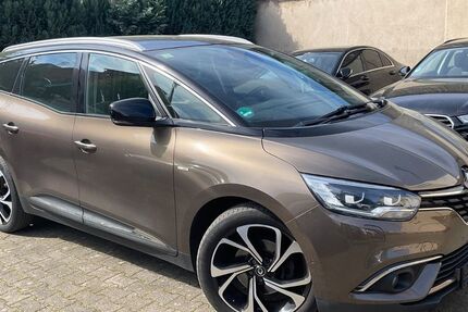 Renault Scenic 121.444 km 13.200 &euro; Solingen 42719