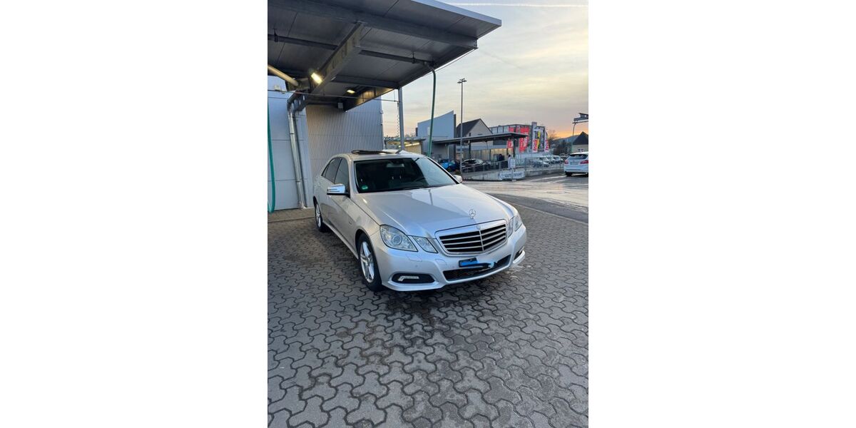 Mercedes-Benz E 250 228.000 km 8.699 &euro; Hattingen 45525