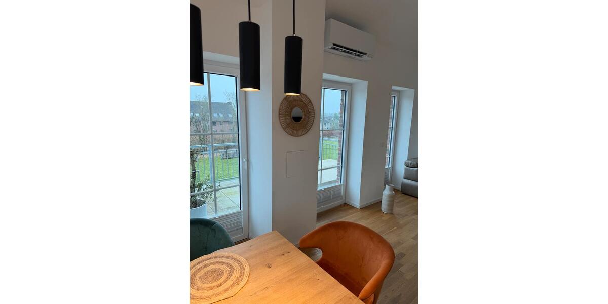 Dachgeschoßwohnung Krefeld Gellep-Stratum - 3.5 Zimmer, 115 m&sup2;, 1.900&euro; | Angebot:25205244