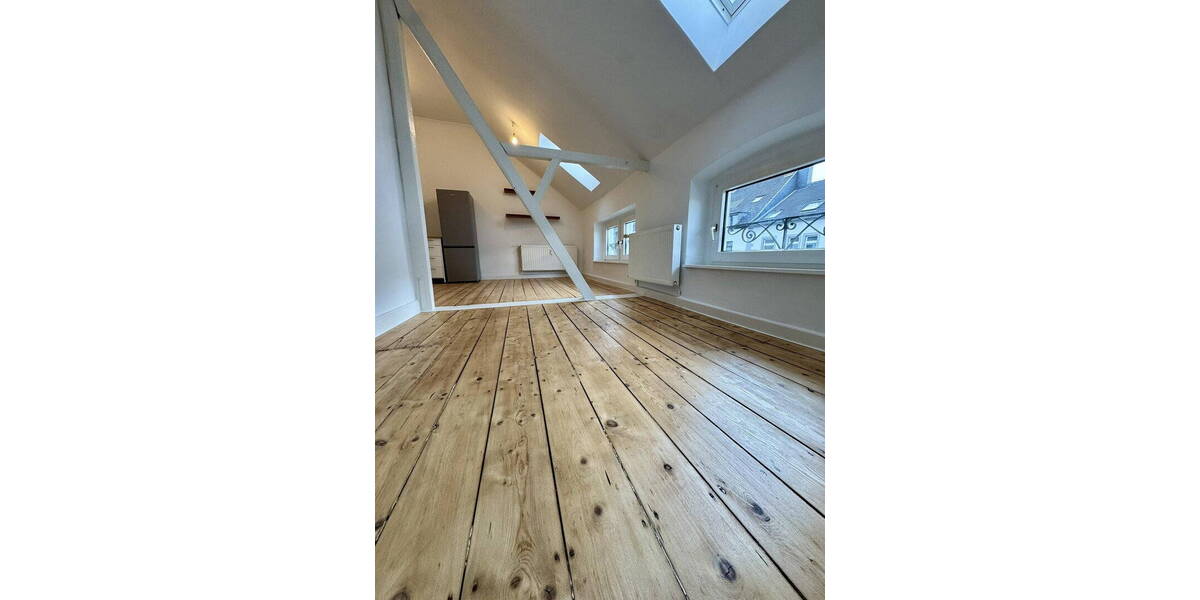 Etagenwohnung Düsseldorf Flingern Nord - 4 Zimmer, 95 m&sup2;, 1.795&euro; | Angebot:26624891