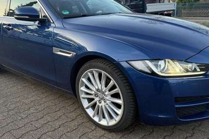Jaguar XE 216.517 km 12.999 &euro; Duisburg 47179