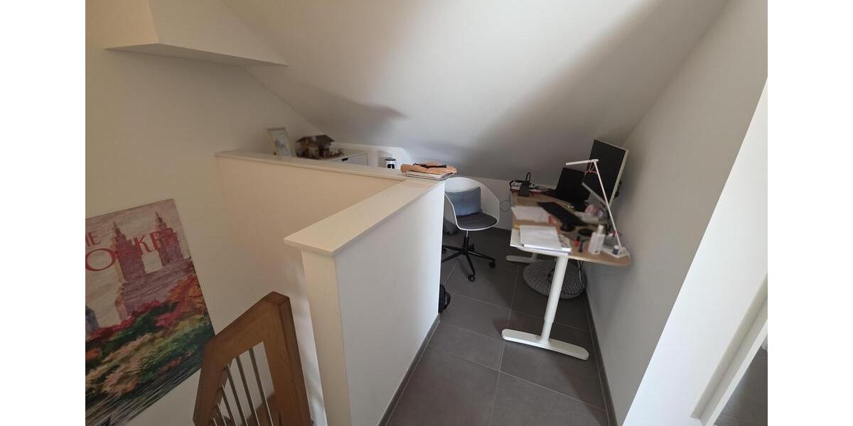 Etagenwohnung Hilden Forstbach - 4 Zimmer, 135 m&sup2;, 1.990&euro; | Angebot:25406505