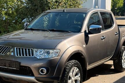 Mitsubishi L200 170.000 km 9.840 &euro; Düsseldorf 40468