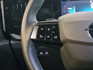 Opel Astra Ultimate Plug-in-Hybrid Navi Head Up 24.396 km 23.330 &euro; HAAN 42781