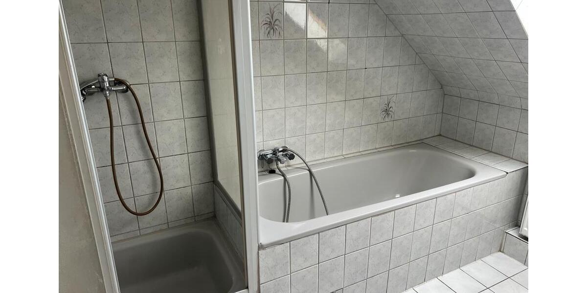 Dachgeschoßwohnung Duisburg Beeck - 2 Zimmer, 48 m&sup2;, 360&euro; | Angebot:25943732