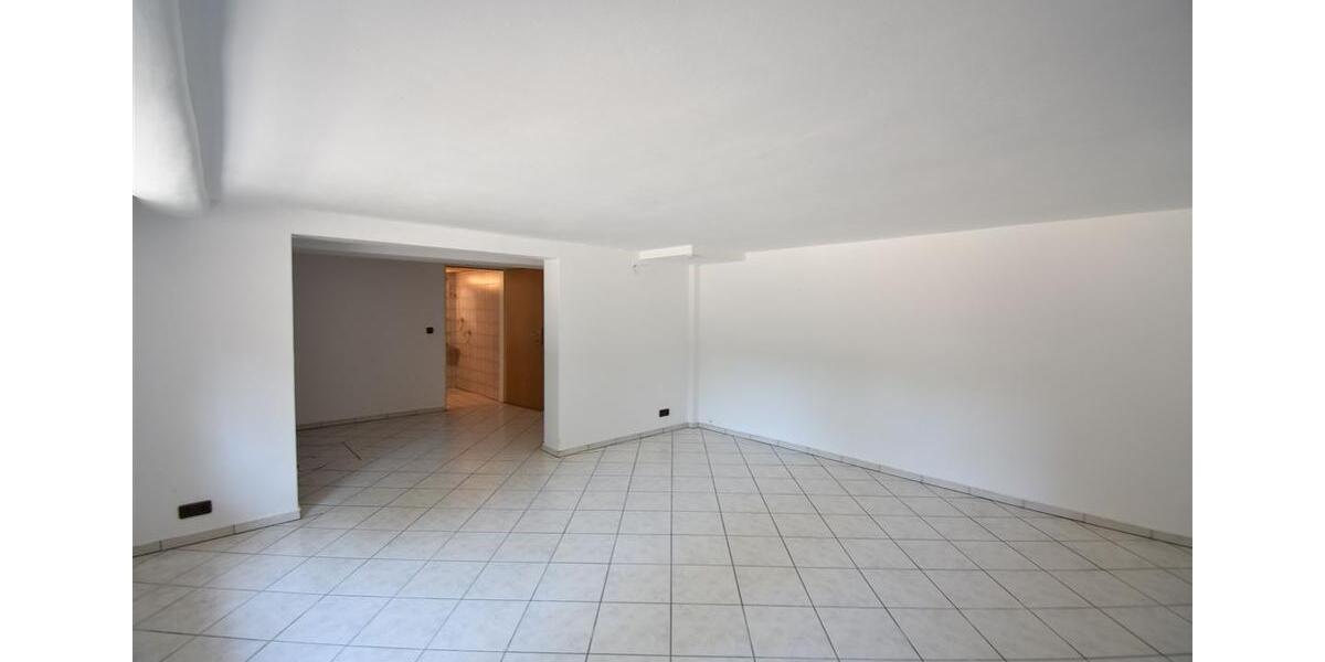 Etagenwohnung Essen Stadtbezirk VI - 4 Zimmer, 145 m&sup2;, 1.550&euro; | Angebot:22040281