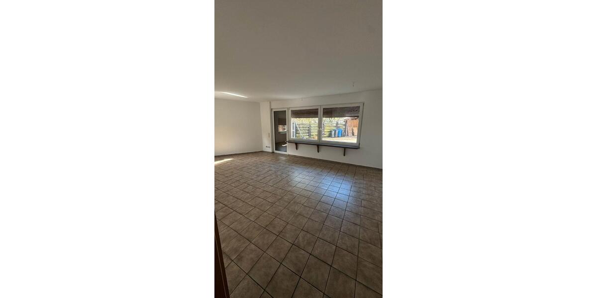 Erdgeschoßwohnung Ratingen Lintorf - 3.5 Zimmer, 85 m&sup2;, 850&euro; | Angebot:25990085