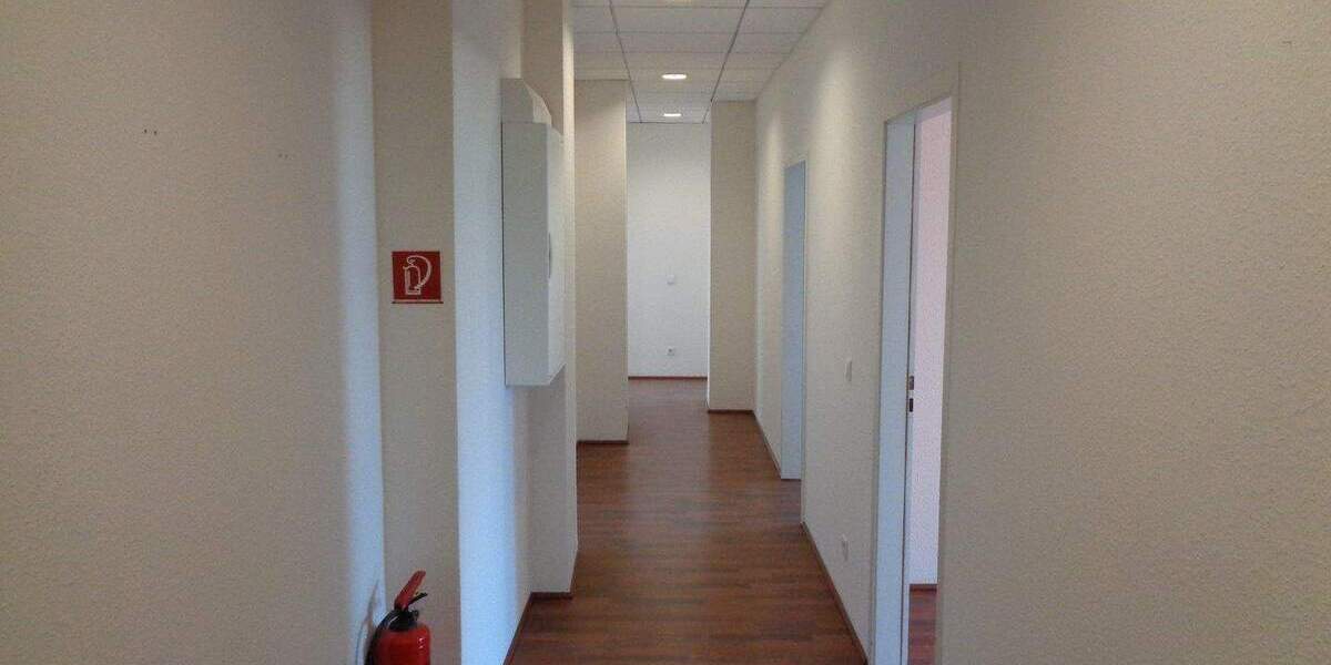 Gewerbeobjekt Düsseldorf Stadtmitte - 5 Zimmer, 215 m&sup2;, 1.950&euro; | Angebot:25845238