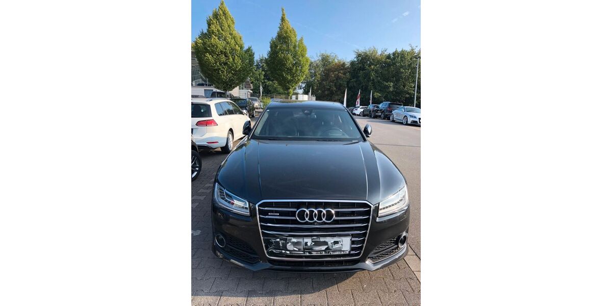 Audi A8 220.000 km 25.200 &euro; Essen 45279