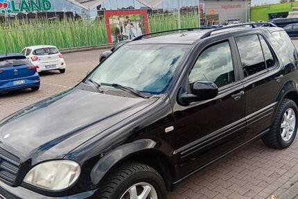 Mercedes-Benz ML 430 319.000 km 5.000 &euro; Duisburg 47051