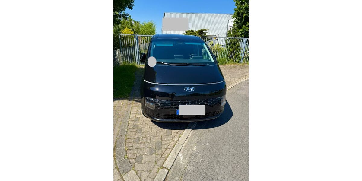 Hyundai STARIA 99.800 km 30.990 &euro; Düsseldorf 40227
