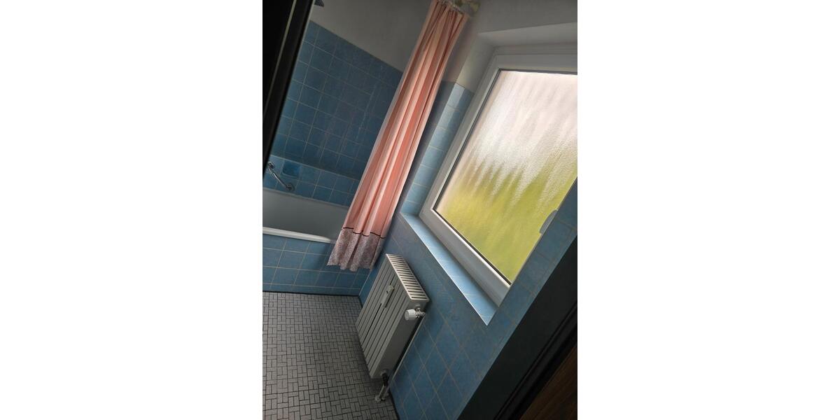 Erdgeschoßwohnung Solingen Wald - 3 Zimmer, 73 m&sup2;, 435&euro; | Angebot:25880786