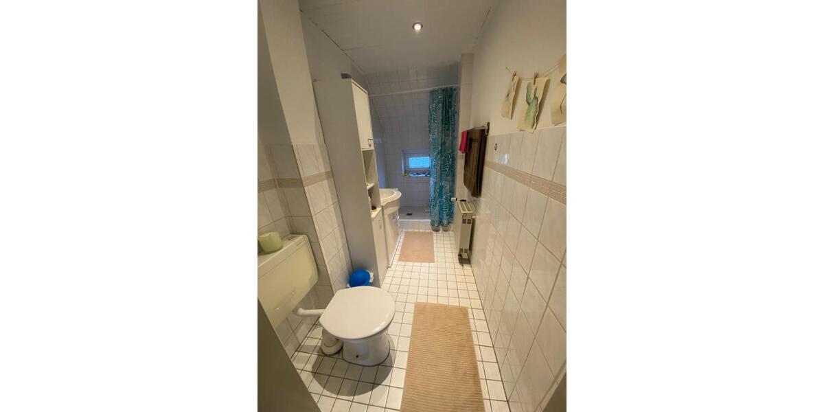 Etagenwohnung Neuss - 2 Zimmer, 65 m&sup2;, 480&euro; | Angebot:25361937