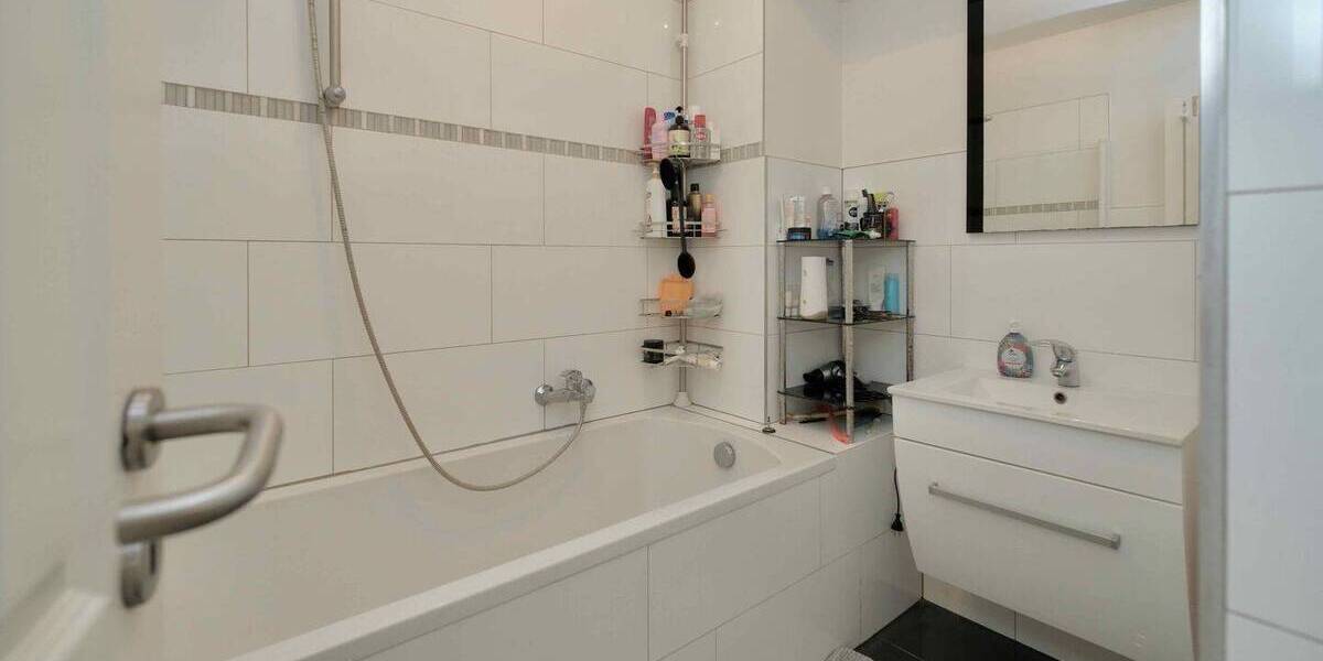Etagenwohnung Düsseldorf Wersten - 3 Zimmer, 70 m&sup2;, 249.000&euro; | Angebot:25685557