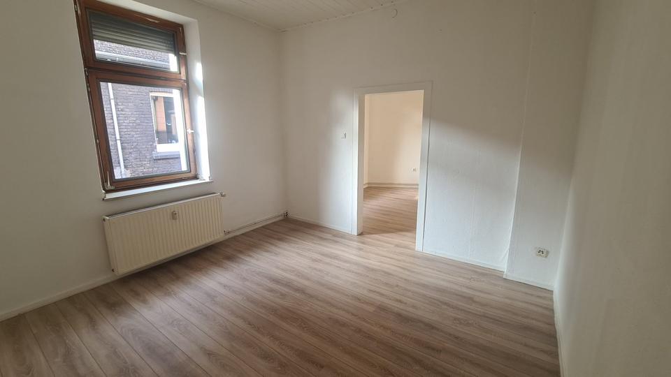 Etagenwohnung Duisburg Duisburg-Mitte - 2 Zimmer, 35 m&sup2;, 300&euro; | Angebot:25152742