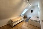 Dachgeschoßwohnung Krefeld Cracau - 3 Zimmer, 60 m&sup2;, 810&euro; | Angebot:27543937